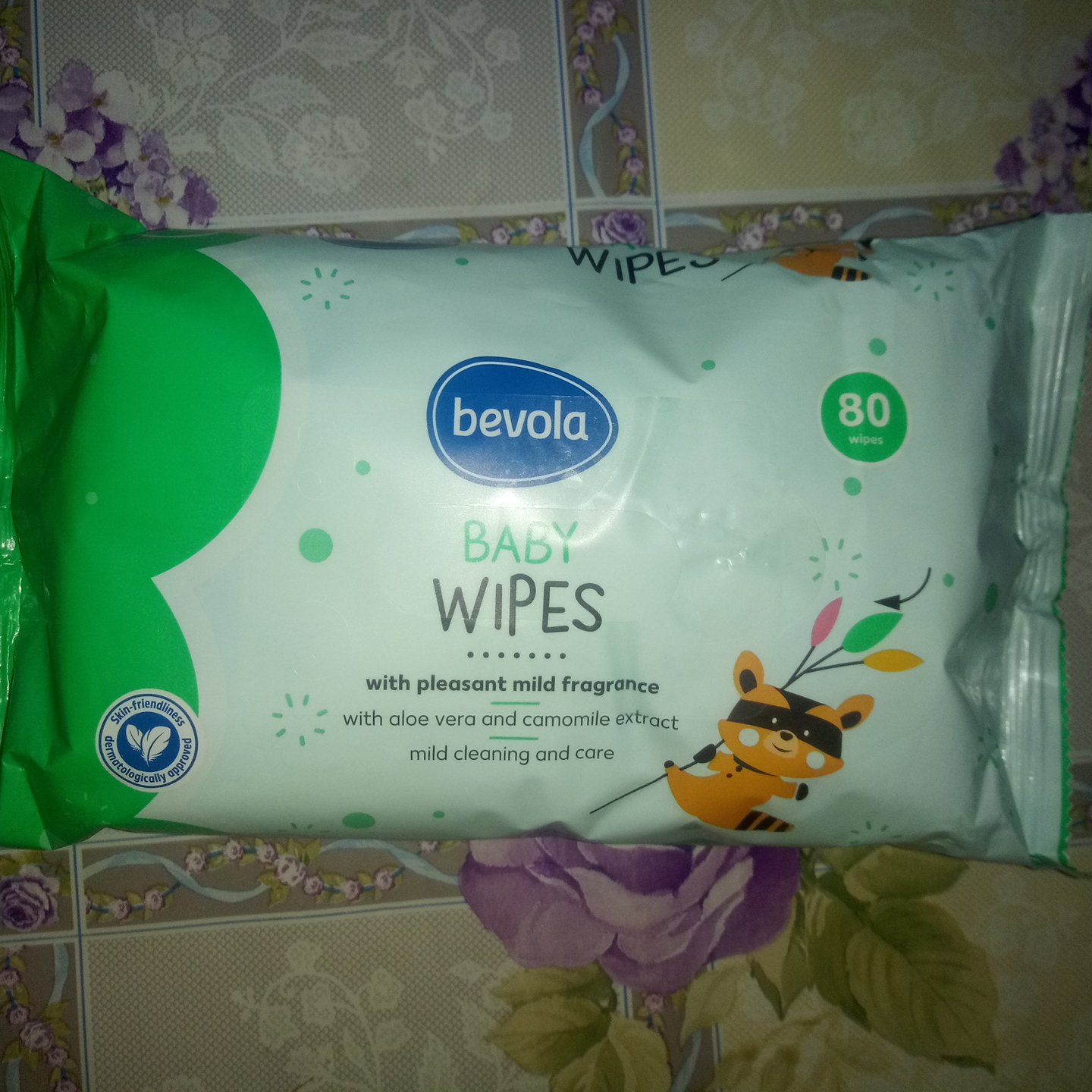 pampers w doniczce z kwiatkiem