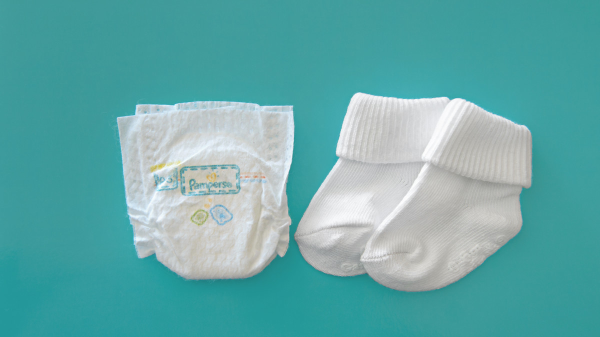 pampers białe czy zielone