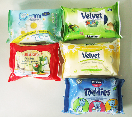 ktoś nosi 15 pieluchy pampers od 50 do