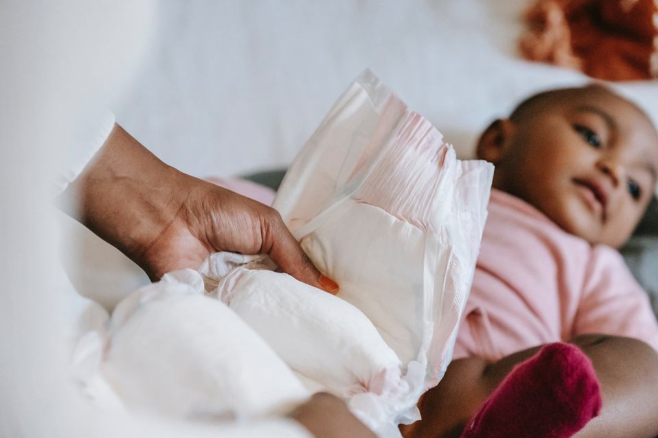 chusteczki nawilżane w pojemniku pampers